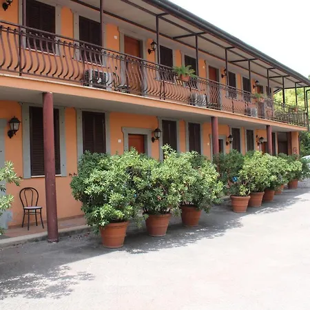 Hotel La Locanda Del Borgo Rome