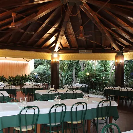 Hotel La Locanda Del Borgo Rome