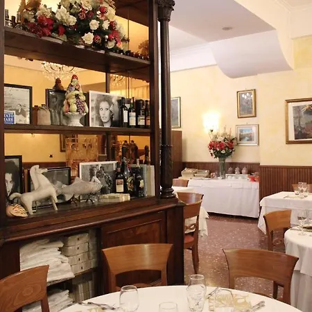 La Locanda Del Borgo Hotel 2*