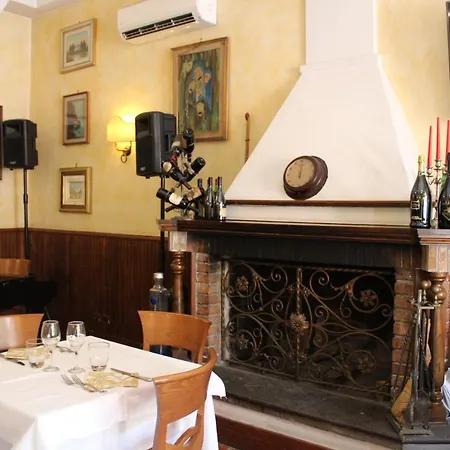 Hotel La Locanda Del Borgo 2*