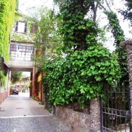 La Locanda Del Borgo 2*